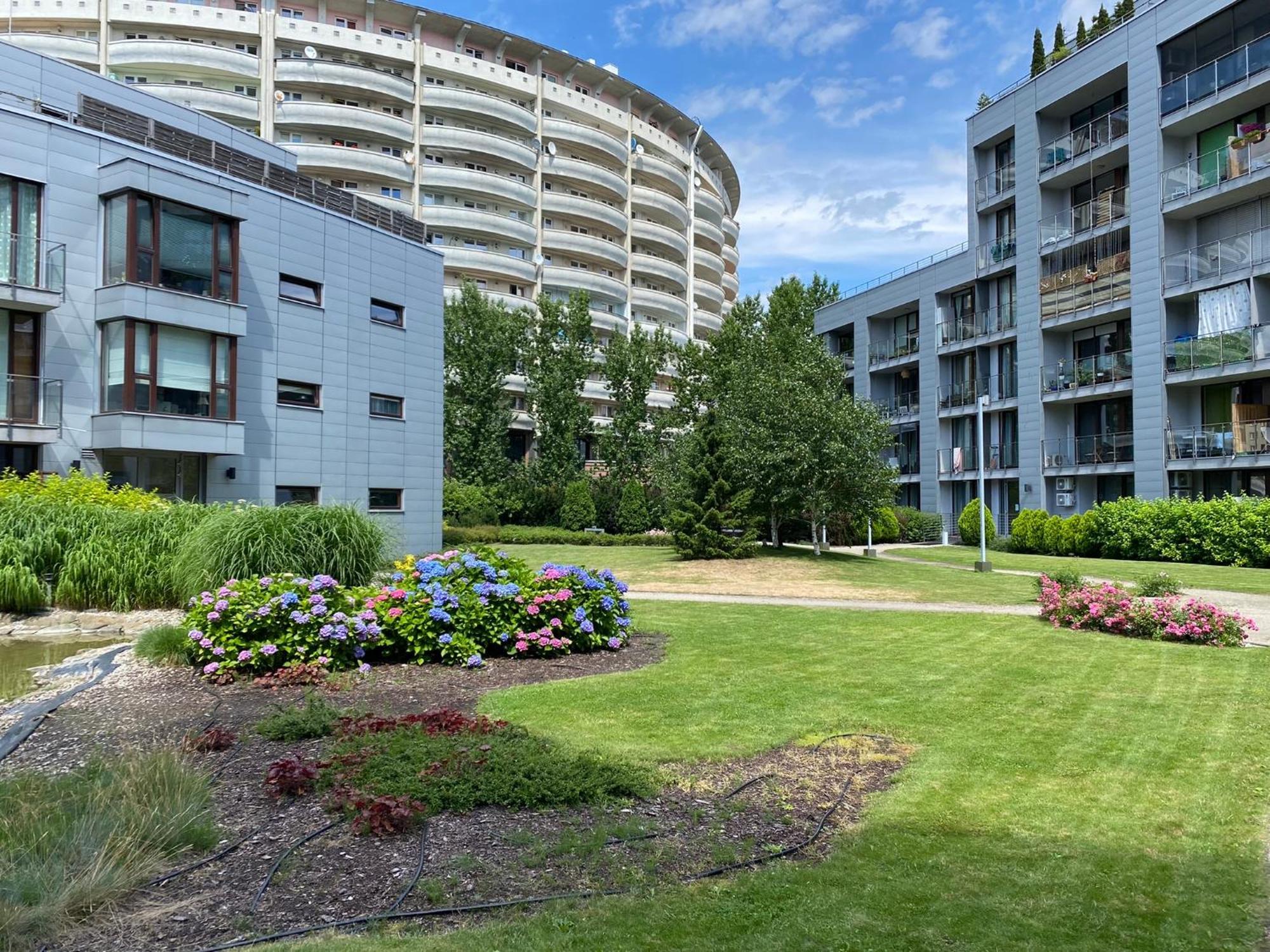Two Rooms Apartment Triton Park Warschau Exterior foto